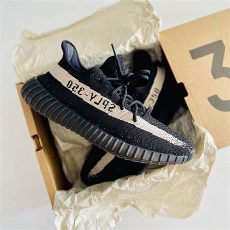 yeezy oreo stock